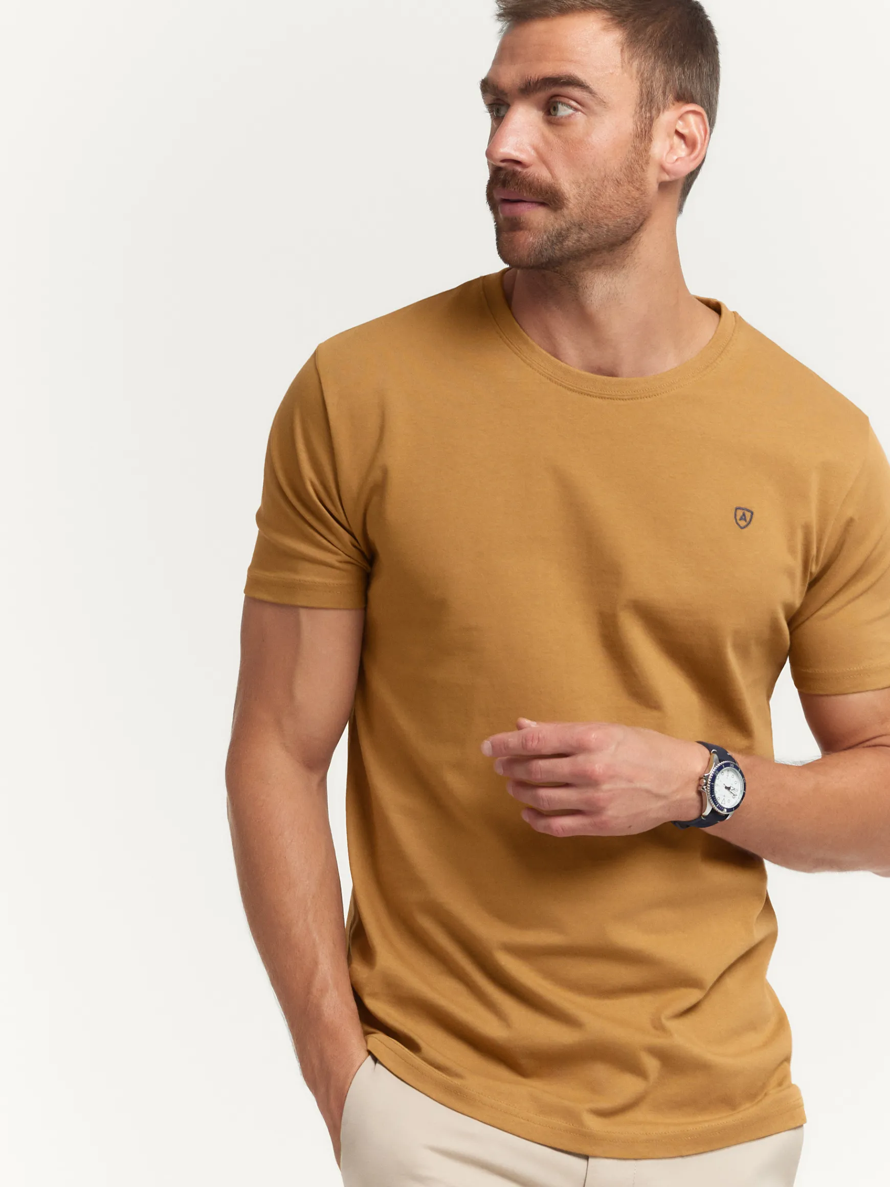 Alvaro Moreno Camisetas|CAMISETA BASICA Mostaza