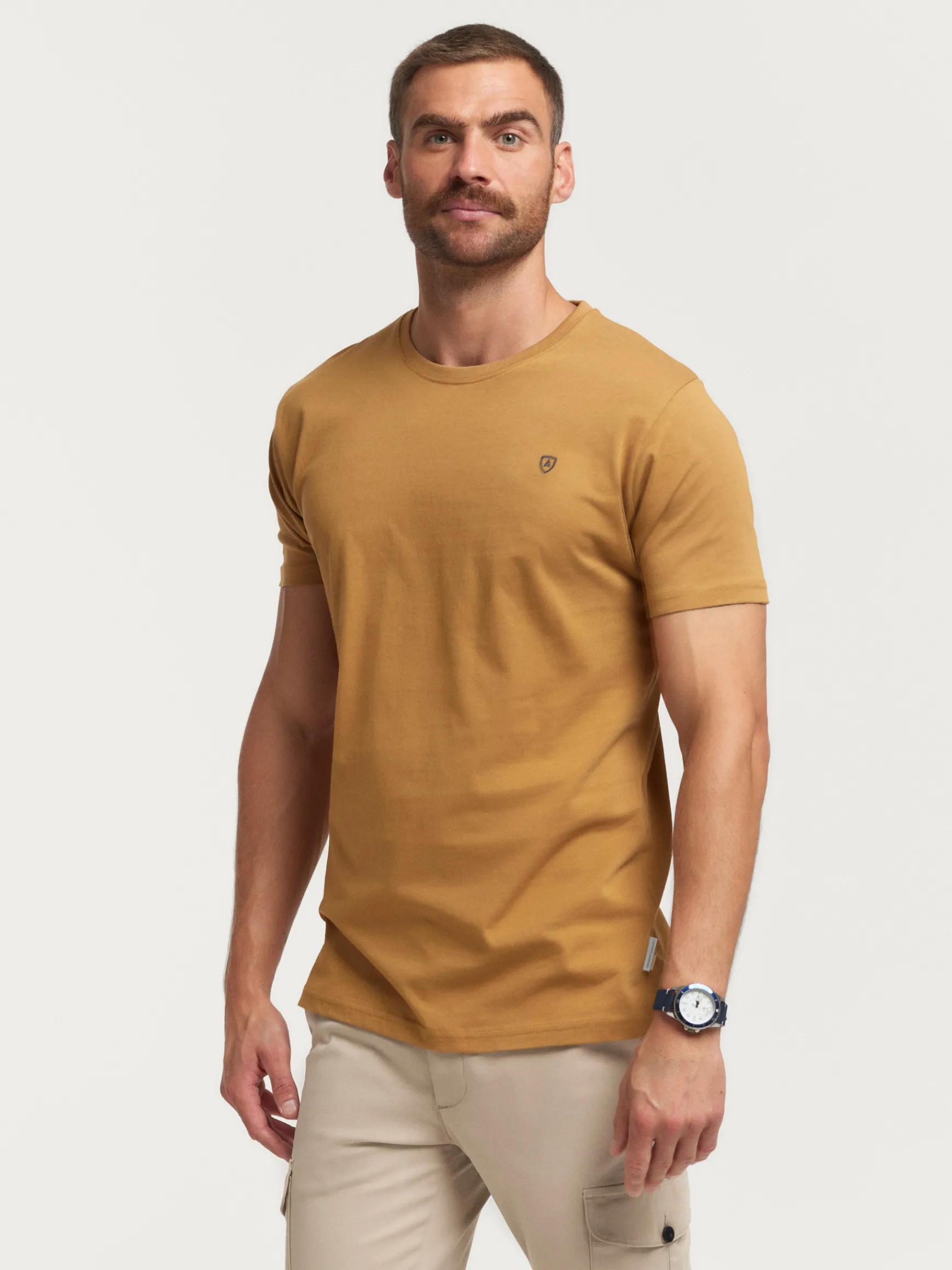 Alvaro Moreno Camisetas|CAMISETA BASICA Mostaza