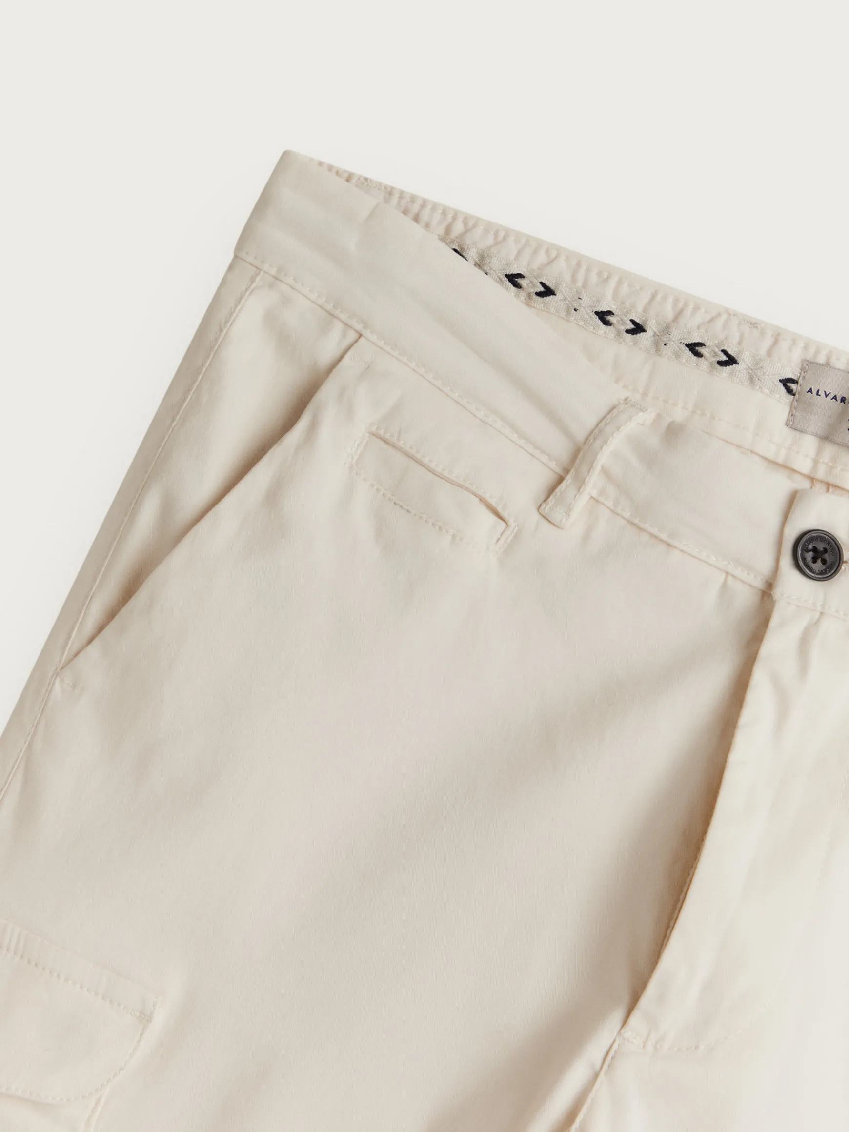 Alvaro Moreno Cargo|PANTALON BUFFALO Crudo