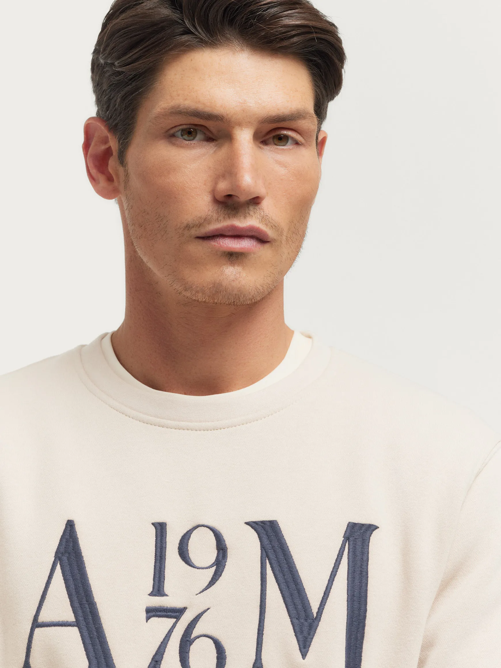 Alvaro Moreno Sudaderas|SUDADERA LEGEND Beige
