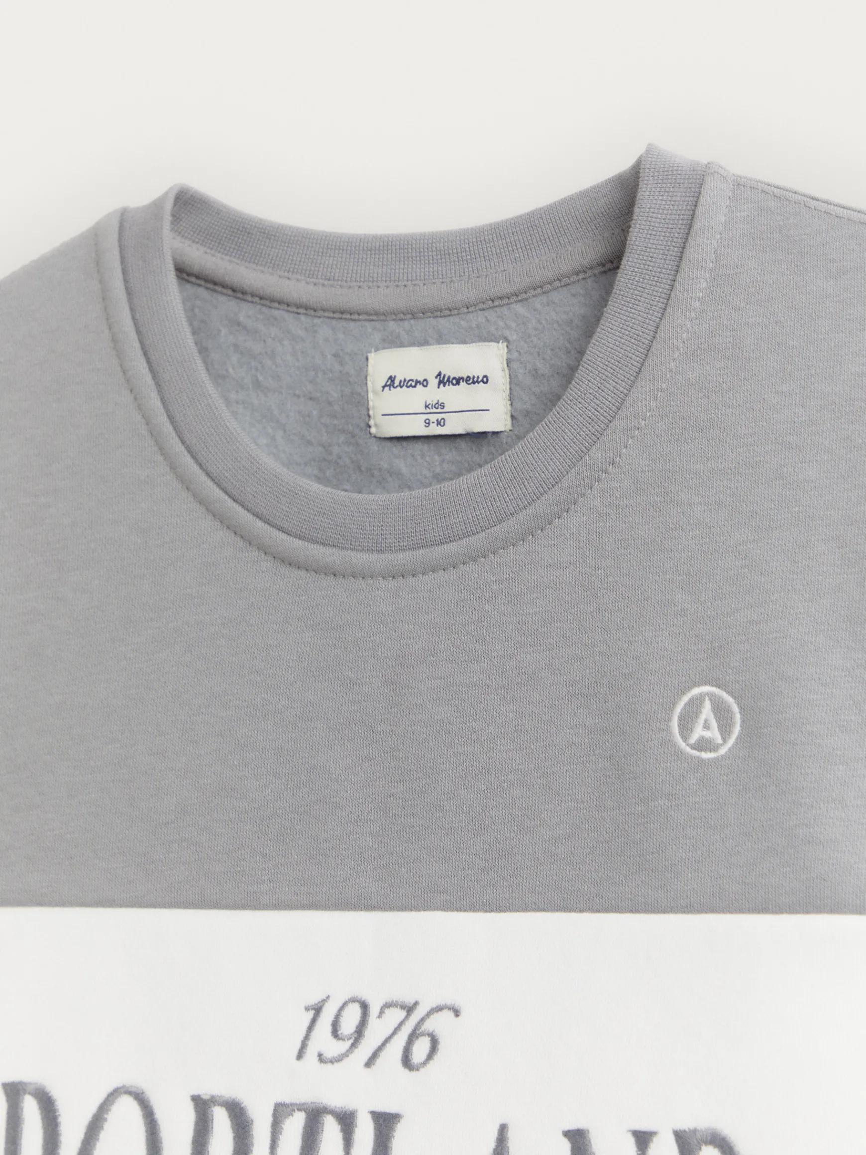 Alvaro Moreno Sudaderas|SUDADERA PORTLAND KIDS Gris